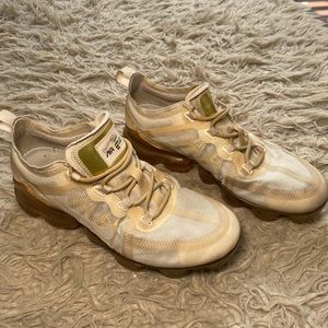 CREAM LIGHT BONE NIKE VAPORMAX 2019 (W)